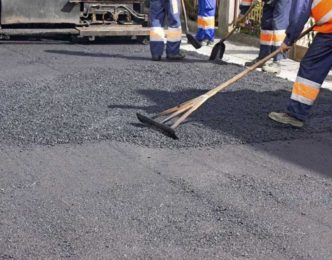 Укладка асфальтной крошки